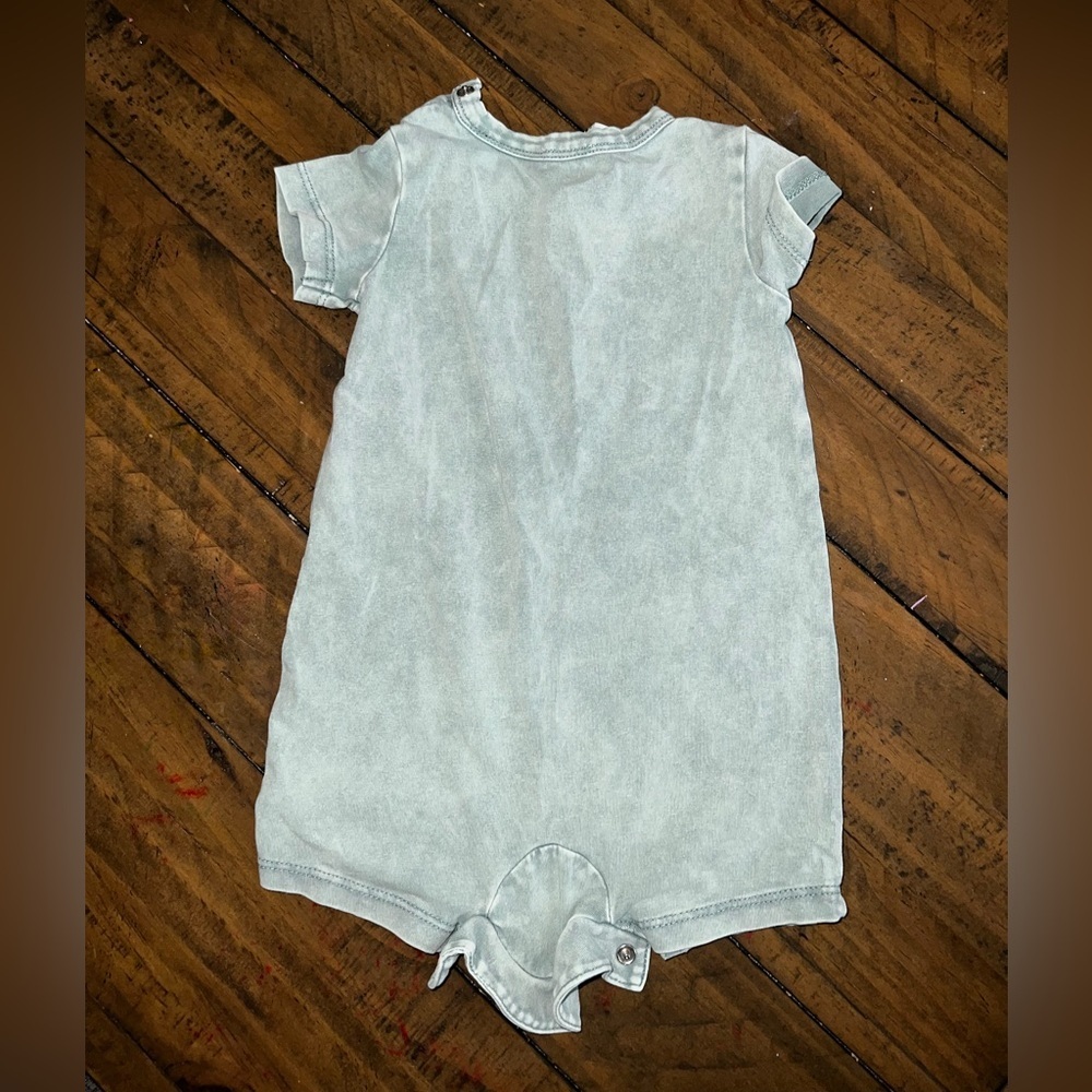 Cotton On Baby AC/DC Baby Outfit - Picture 3 of 3